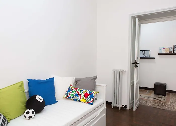 Hotell Leone X Genua